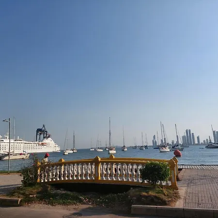 Oasis Cielo Azul Exclusivo Apartamento Completo Piso 2, Excelente Ubicacion, Cerca De Bahia De Manga, Ciudad Amurallada Y Getsemani Parking Publico Gratis Apartment